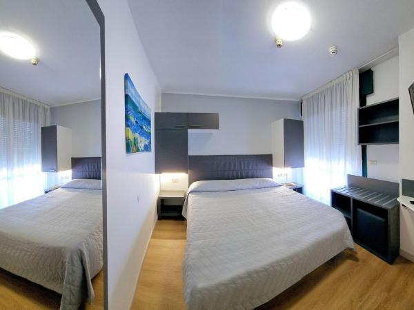 Hotel Panorama : photo 4 de la chambre chambre double ou lits jumeaux avec balcon