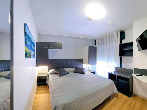 Hotel Panorama : photo 10 de la chambre chambre double ou lits jumeaux avec balcon