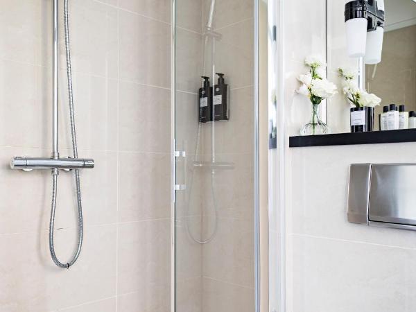 Holiday Inn Paris Palais de l'Elysée, an IHG Hotel : photo 2 de la chambre chambre lits jumeaux standard