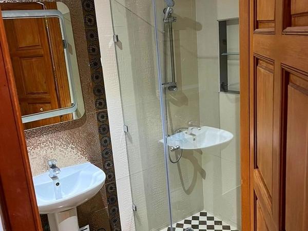 Villa Keshmere : photo 8 de la chambre chambre lits jumeaux - vue sur piscine