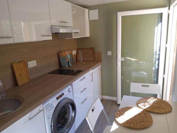 Chez Mo T1 indépendant avec son jardin privatif : photo 7 de la chambre chambre double avec terrasse