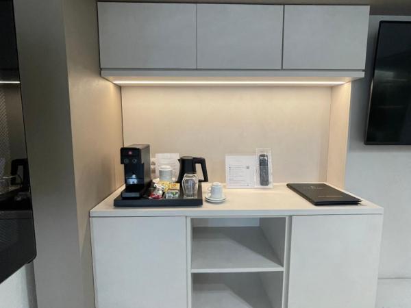 Chic & Charme Luxury Rooms : photo 8 de la chambre chambre lit king-size avec baignoire spa