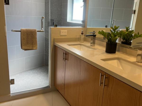 Vidalia - Modern Condos with Rooftop Terrace and Gym : photo 4 de la chambre appartement avec vue