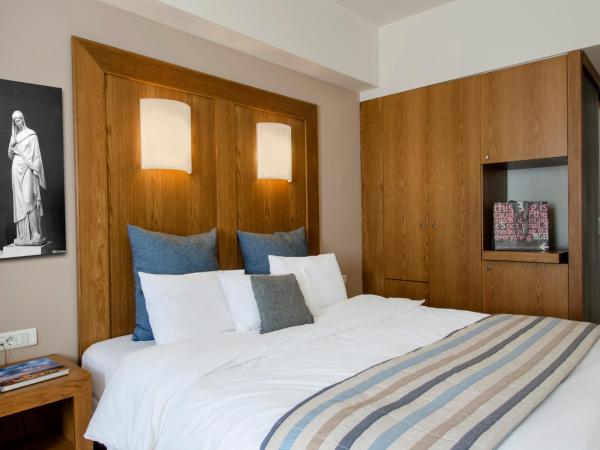 Hermes Hotel : photo 3 de la chambre chambre familiale avec porte communicante