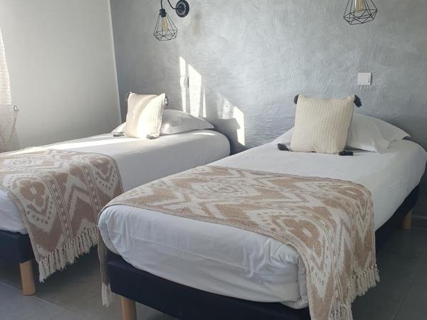 Le Mas des Quintrands Manosque - Motel de charme : photo 4 de la chambre chambre triple confort