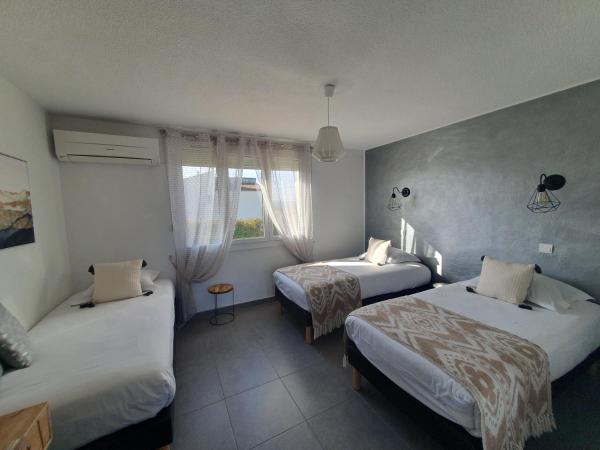 Le Mas des Quintrands Manosque - Motel de charme : photo 6 de la chambre chambre triple confort