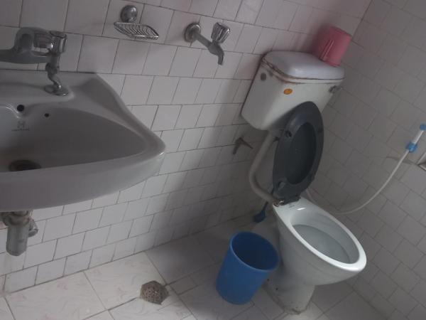 Galaxy Inn Guest House : photo 2 de la chambre chambre double avec salle de bains privative