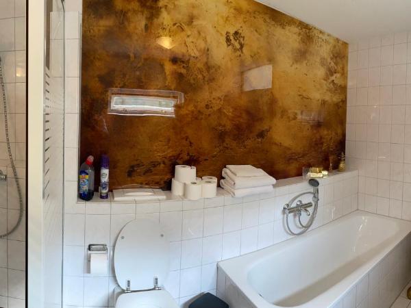 BnB Goldies II : photo 9 de la chambre chambre lit king-size deluxe