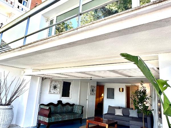 Aya House : photo 1 de la chambre chambre double standard avec salle de bains commune