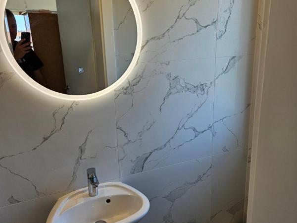 Kosovic Family House : photo 1 de la chambre chambre double avec balcon