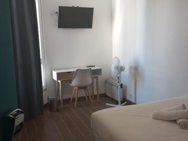 Arty Paris Porte de Versailles by River : photo 9 de la chambre chambre double avec salle de bains privative