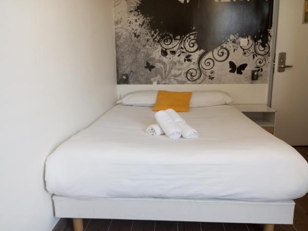 Arty Paris Porte de Versailles by River : photo 7 de la chambre chambre double avec salle de bains privative