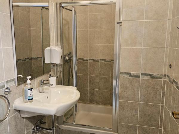 Castello Hostel : photo 4 de la chambre lit dans dortoir mixte de 6 lits