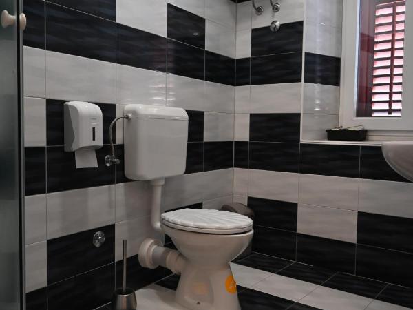 Ivana Rooms : photo 7 de la chambre chambre lits jumeaux standard