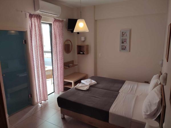 Posidonio Hotel : photo 8 de la chambre grande chambre double ou lits jumeaux