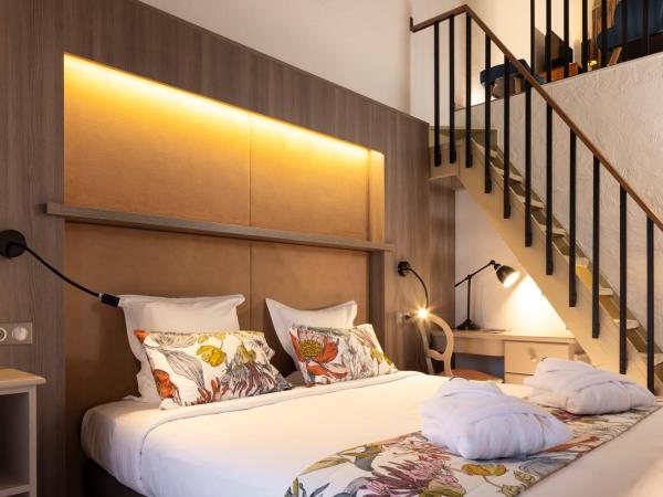 Hôtel Courcheneige : photo 1 de la chambre chambre triple avec balcon