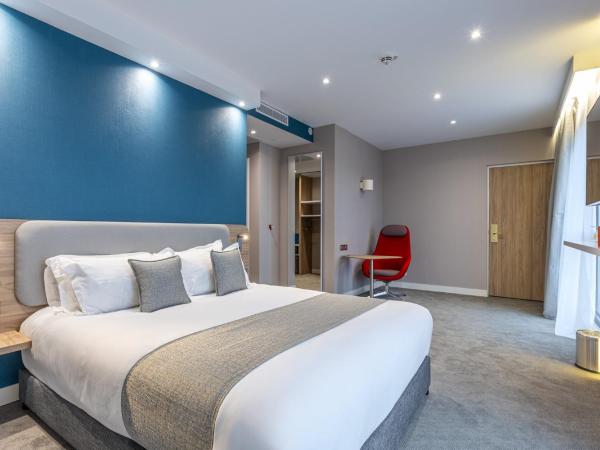 Holiday Inn Express Ajaccio, an IHG Hotel : photo 5 de la chambre chambre lit queen-size standard - accessible aux personnes à mobilité réduite