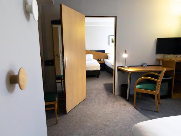 Holiday Inn Express Arras, an IHG Hotel : photo 2 de la chambre chambre lit queen-size standard - accessible aux personnes à mobilité réduite