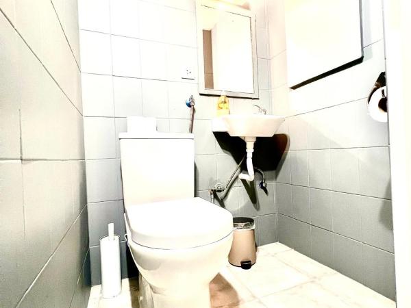 SwissPorto Guest House : photo 4 de la chambre lit dans un dortoir de 4 lits