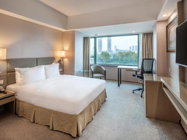 Holiday Inn Wuhan Riverside, an IHG Hotel : photo 1 de la chambre chambre lit queen-size standard - accessible aux personnes à mobilité réduite
