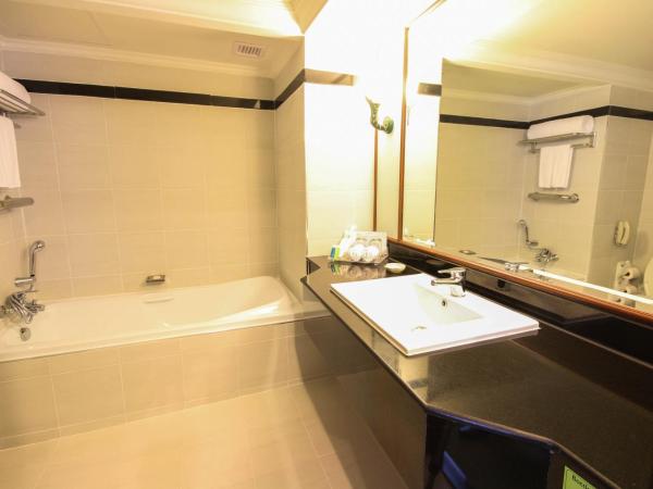 Golden Tulip Sovereign Hotel Bangkok : photo 6 de la chambre chambre lit king-size deluxe