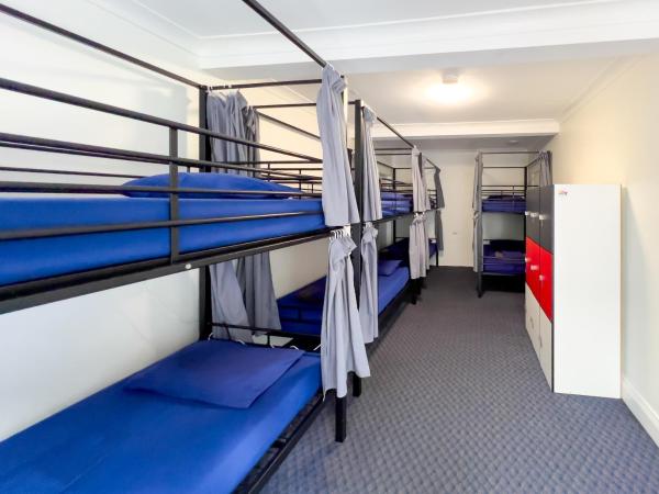 Somewhere To Stay Backpackers : photo 3 de la chambre lit dans dortoir mixte de 8 lits avec salle de bains commune