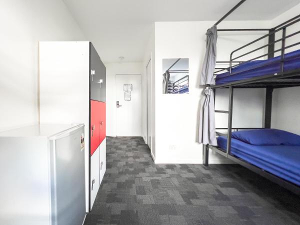Somewhere To Stay Backpackers : photo 2 de la chambre lit dans dortoir mixte de 6 lits avec salle de bains privative