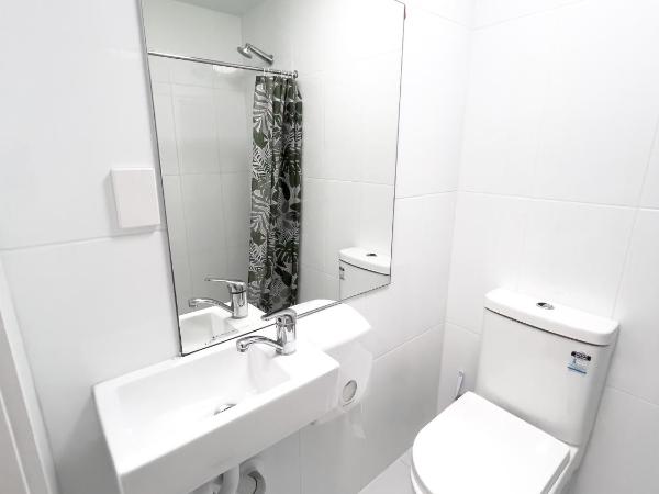 Somewhere To Stay Backpackers : photo 5 de la chambre lit dans dortoir mixte de 4 lits avec salle de bains privée