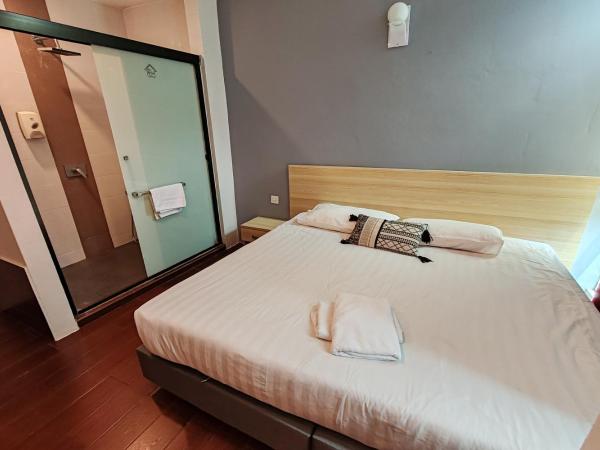 Hotel 18, Ipoh Aeon Mall : photo 3 de la chambre chambre lit king-size deluxe
