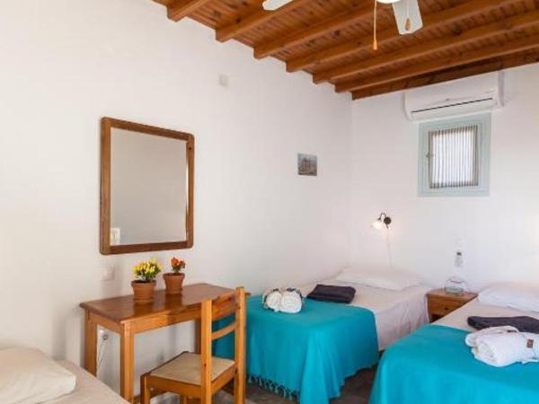 Pension Marias Sea View : photo 3 de la chambre chambre triple standard - vue sur mer