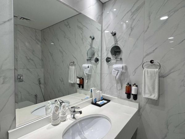 Emirates Grand Hotel : photo 4 de la chambre club room with burj khalifa view