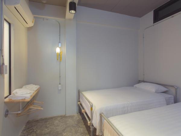 Bloo Hostel : photo 6 de la chambre chambre double avec salle de bains privative