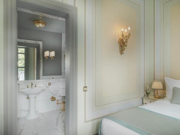 Bosphorus Palace Hotel : photo 2 de la chambre chambre lit queen-size avec balcon