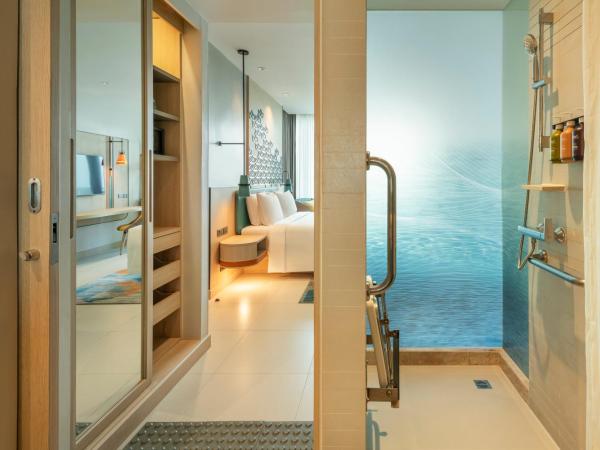 Holiday Inn Pattaya, an IHG Hotel : photo 3 de la chambre king room with bay tower - accessible
