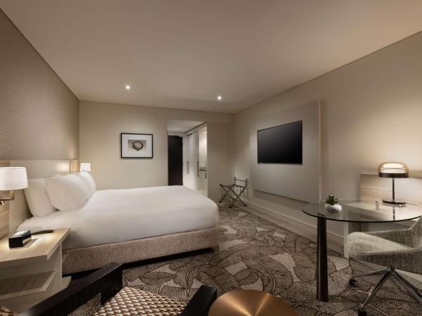Hilton Darwin : photo 3 de la chambre chambre lit king-size - vue sur port