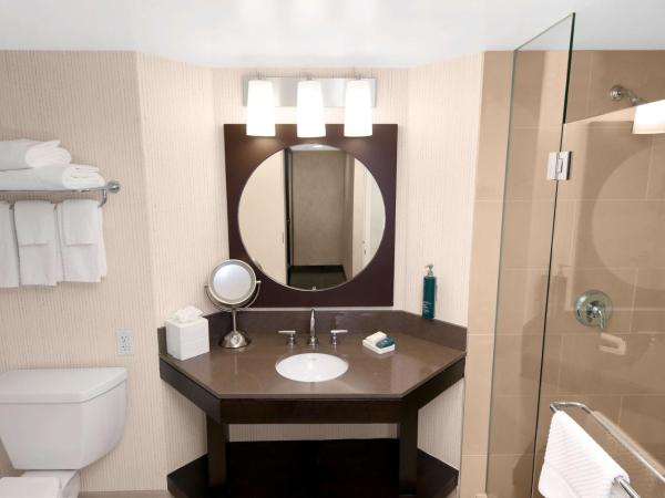 Hilton Parc 55 San Francisco Union Square : photo 6 de la chambre suite lit king-size - vue sur toits