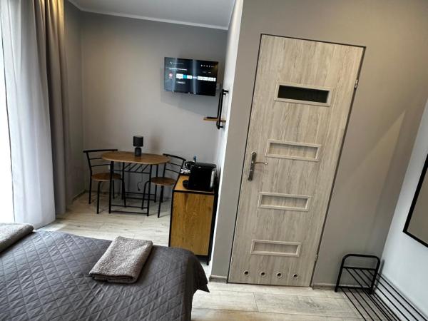 REZYDENCJA KARNAT III : photo 3 de la chambre chambre double deluxe avec balcon