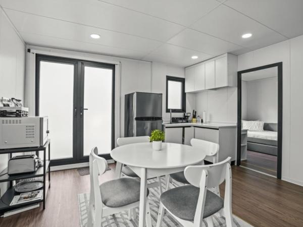 Private 2BR Tiny Farm Homes Next to Shul, near Seminole Hard Rock Hotel & Casino! farmhouse : photo 4 de la chambre maison 4 chambres