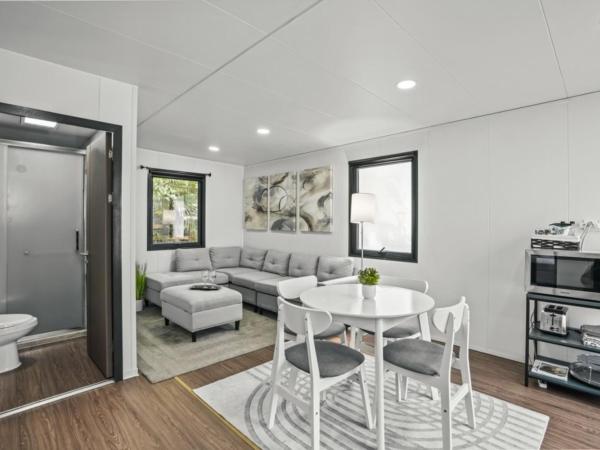 Private 2BR Tiny Farm Homes Next to Shul, near Seminole Hard Rock Hotel & Casino! farmhouse : photo 7 de la chambre maison 4 chambres