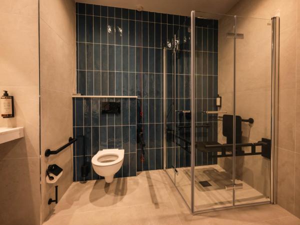 Waterford Viking Hotel : photo 2 de la chambre superior accessible king