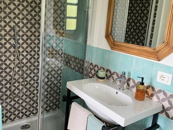 Agriturismo Terre Rosse Portofino : photo 8 de la chambre chambre double avec salle de bains privative et balcon