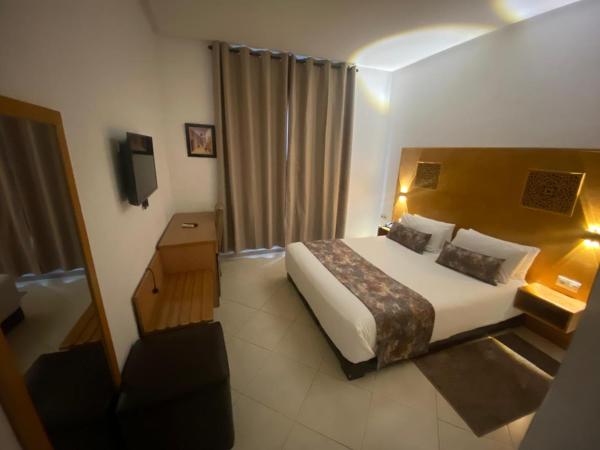Hotel Miramar : photo 1 de la chambre chambre lit queen-size - vue sur mer