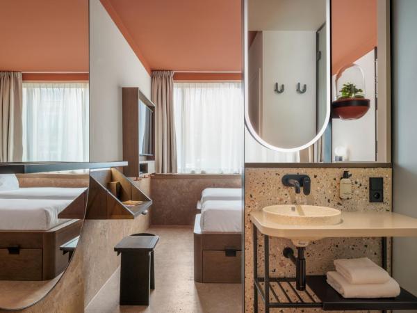 The Usual Brussels : photo 1 de la chambre chambre « the twin plus »