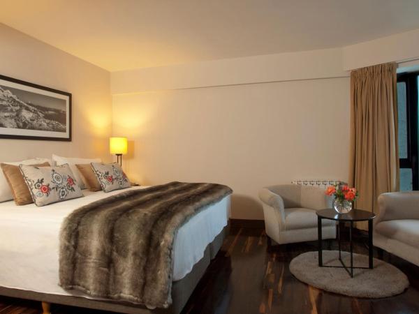 Sheraton Bariloche Hotel : photo 3 de la chambre chambre supérieure avec 1 lit king-size - vue partielle sur lac