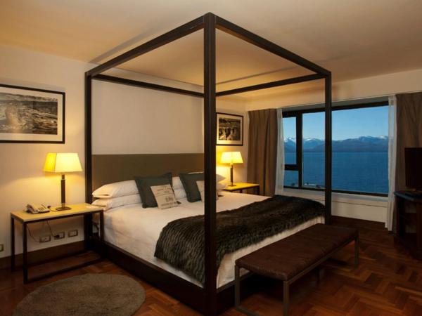 Sheraton Bariloche Hotel : photo 2 de la chambre suite 1 chambre avec 1 lit king-size et canapé-lit - vue sur lac