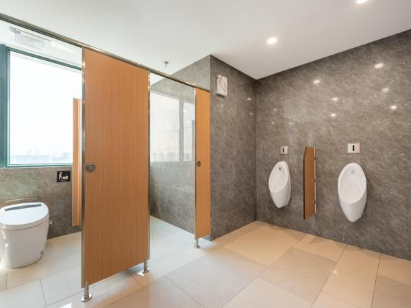 Lemon Hotel - Metro Line 1 Line 7 Changshu Road 200 meters : photo 4 de la chambre cozy view room single room - lower bunk shared bathroom