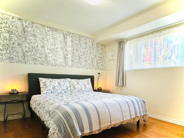 2BR 1BA Garden View Guest Suite - King-size Bed - Free Parking : photo 1 de la chambre suite - vue sur jardin
