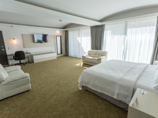 Holiday Inn Queretaro Zona Diamante, an IHG Hotel : photo 5 de la chambre suite lit king-size