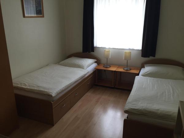 Hotel Restaurant Zagreb : photo 1 de la chambre chambre lits jumeaux standard