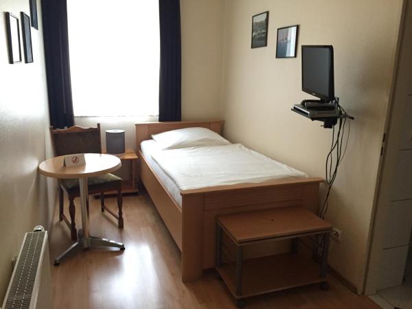 Hotel Restaurant Zagreb : photo 1 de la chambre chambre simple